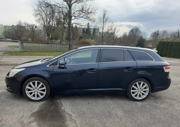 toyota kujawsko-pomorskie Toyota Avensis cena 27500 przebieg: 245000, rok produkcji 2011 z Tuchola